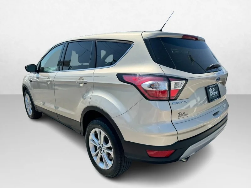 Used 2017 White Gold Metallic Ford SE 4WD image 7