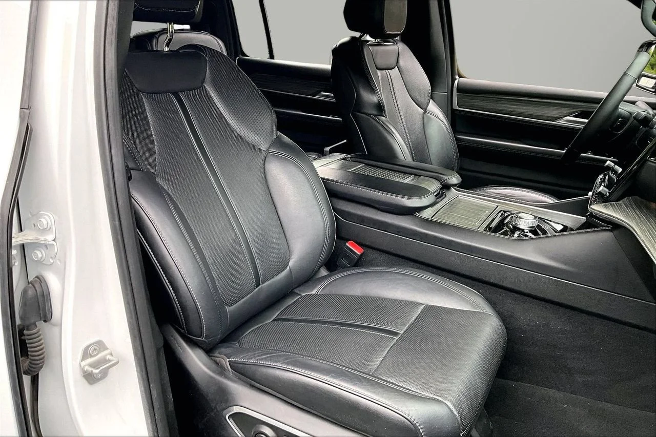 Certified Used 2024 White Jeep Series III image 22