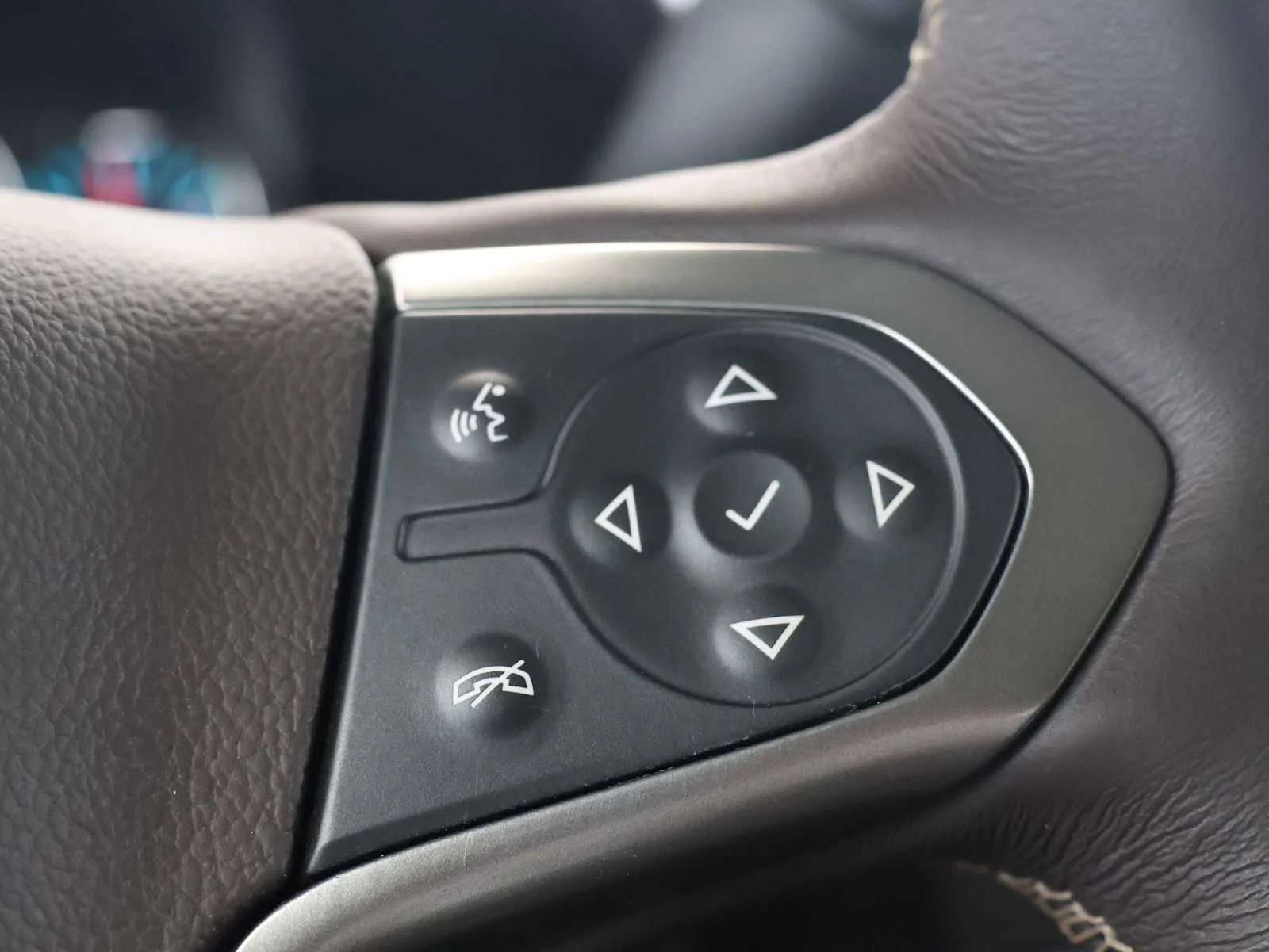 Used 2018 Summit White Chevrolet Premier image 24