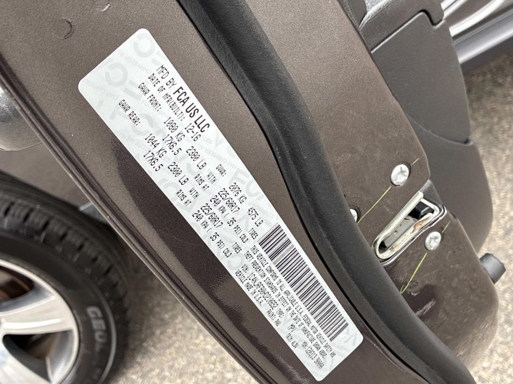 Used 2017 Gray Jeep Latitude image 19