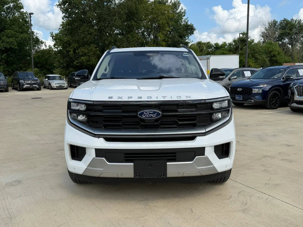 Used 2025 Oxford White Ford Platinum image 9