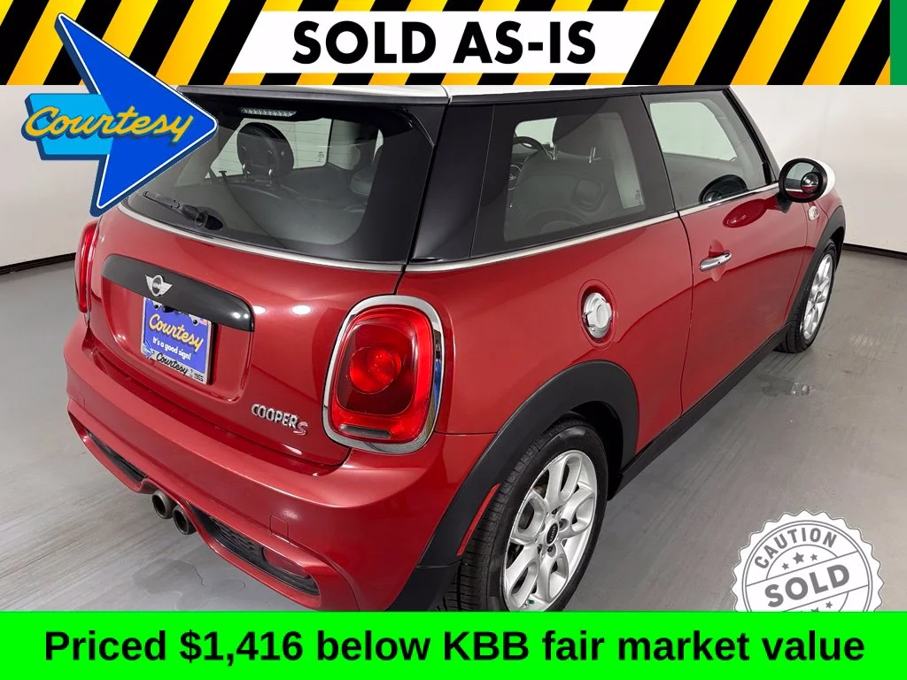 Used 2015 Red MINI Base image 8