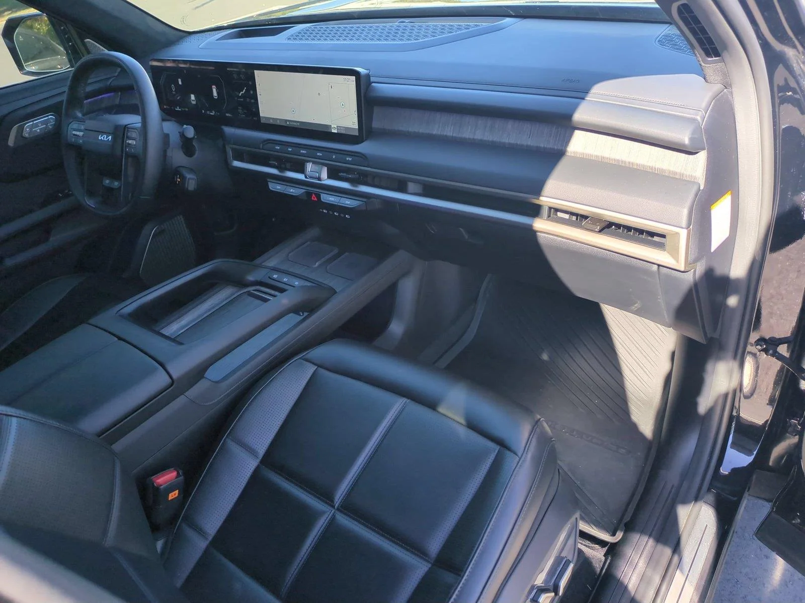 Used 2027 EBONY BLACK KIA  image 41