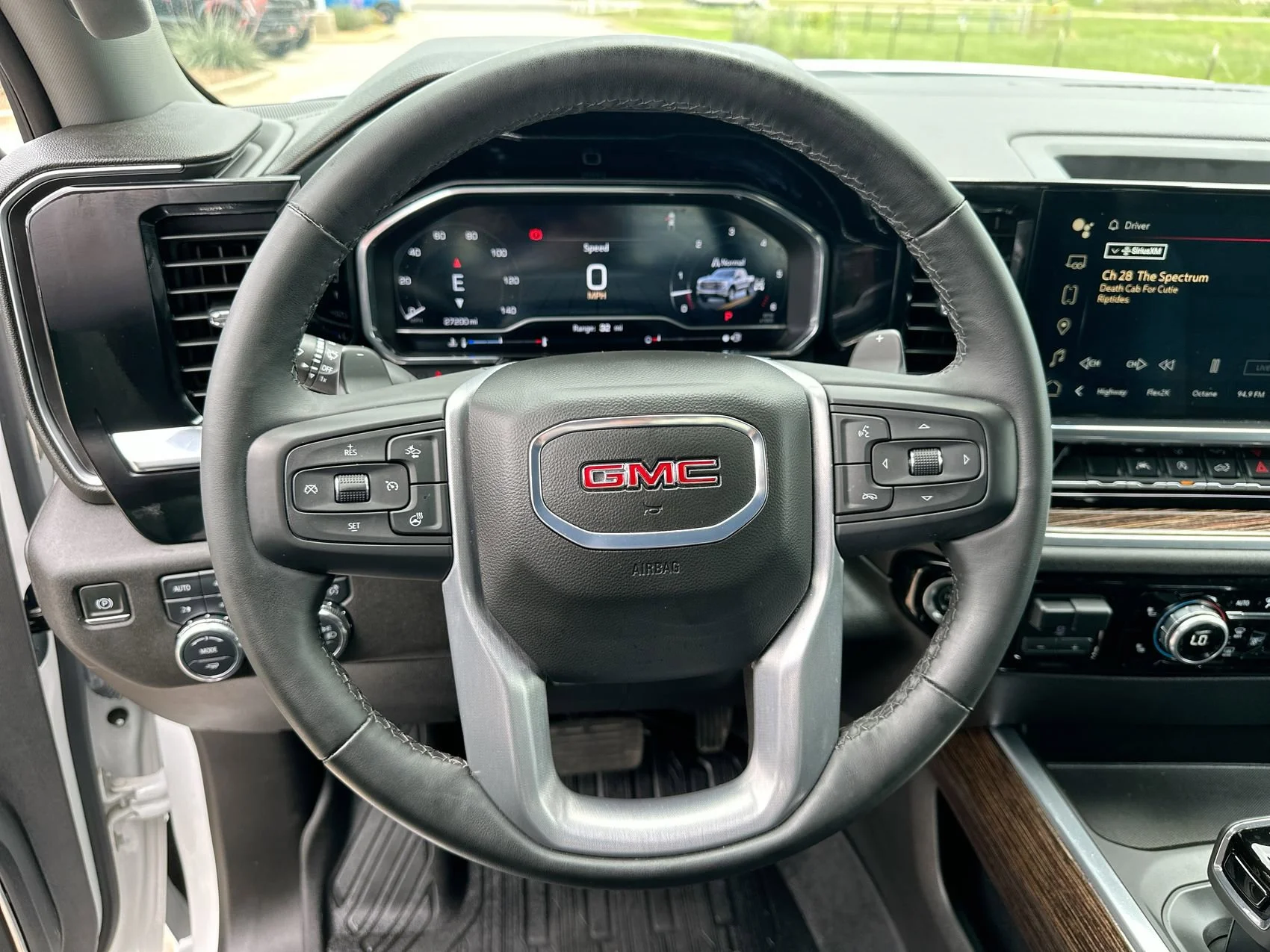 Used 2024 Summit White GMC Elevation image 14