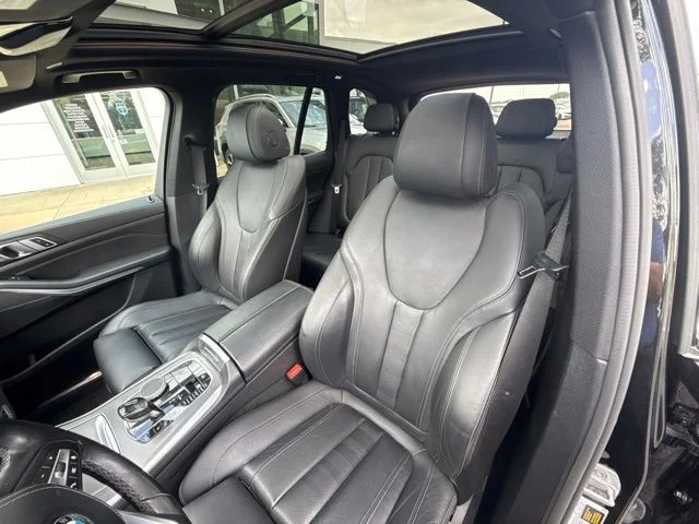 Used 2021 Jet Black BMW xDrive40i image 13