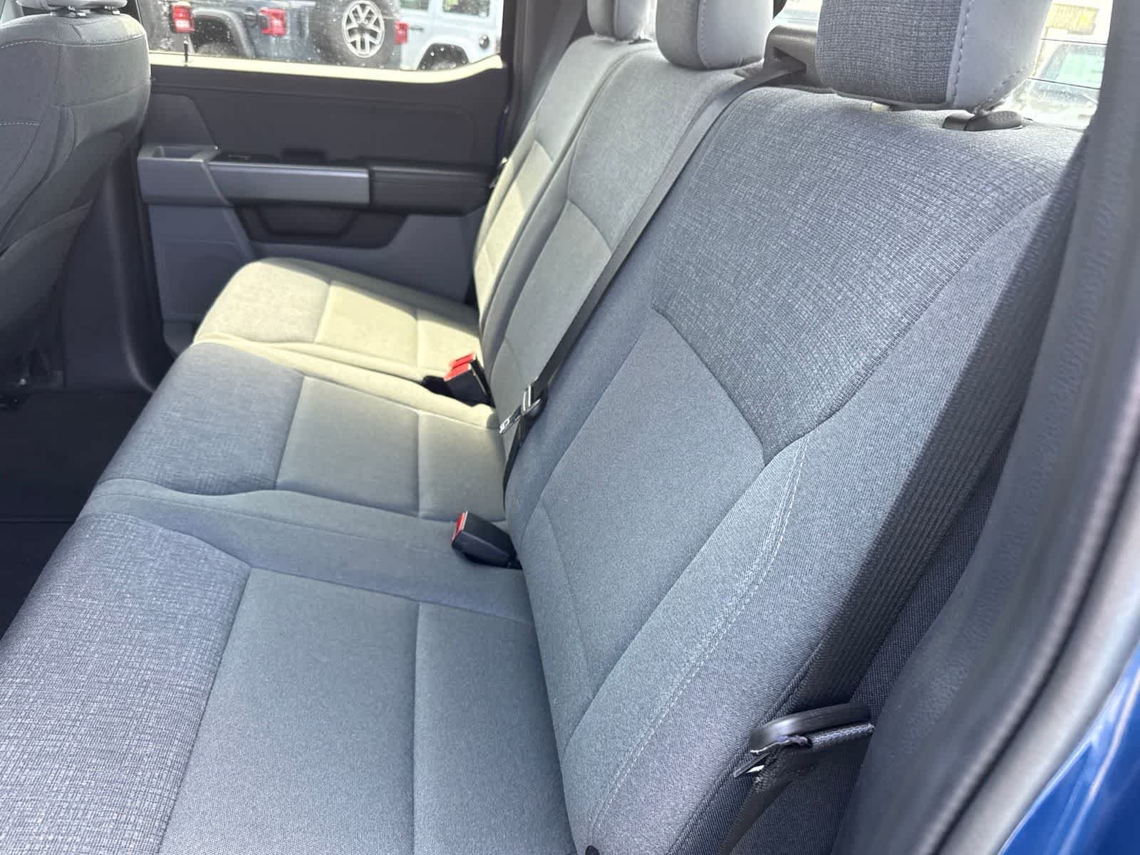 Used 2025 Atlas Blue Metallic Ford XLT image 23