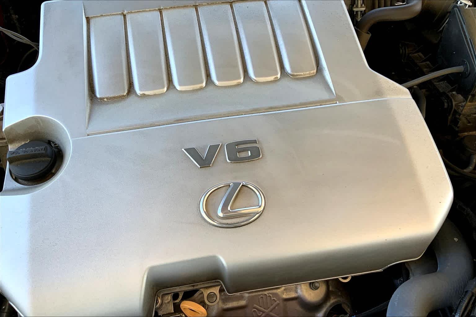 Used 2018 Matador Red Mica Lexus  image 34