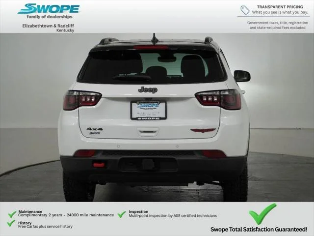 New 2026 Bright White Clear-Coat Exterior Paint Jeep Trailhawk image 4