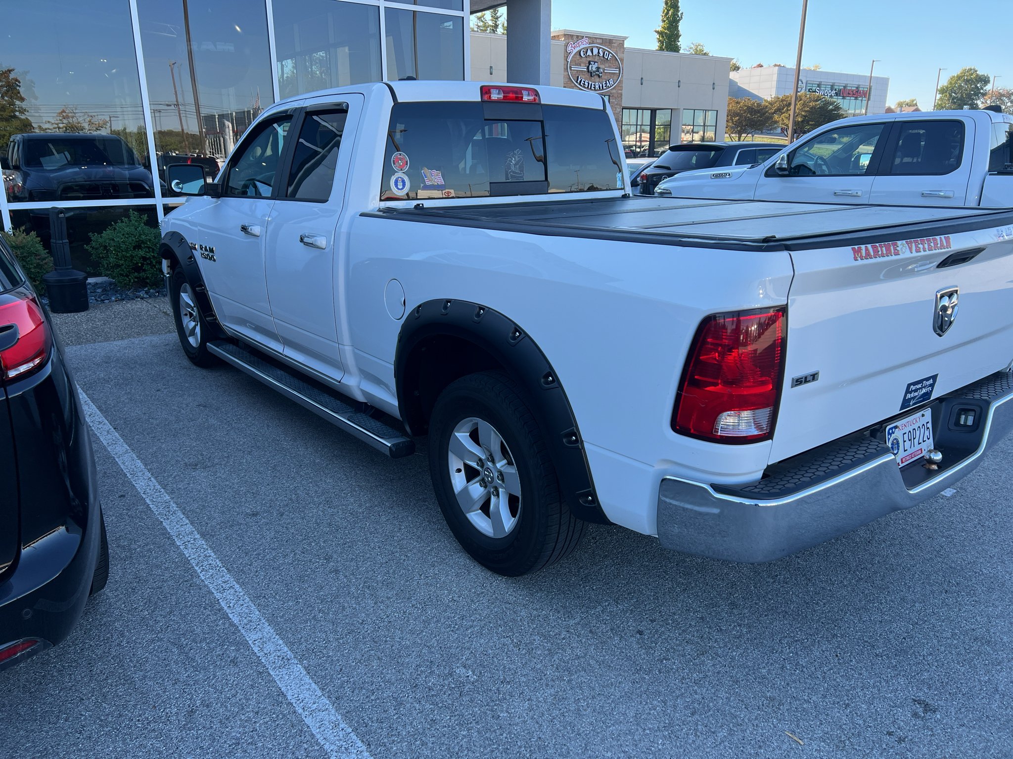 Used 2018 Bright White Clearcoat Ram SLT image 7