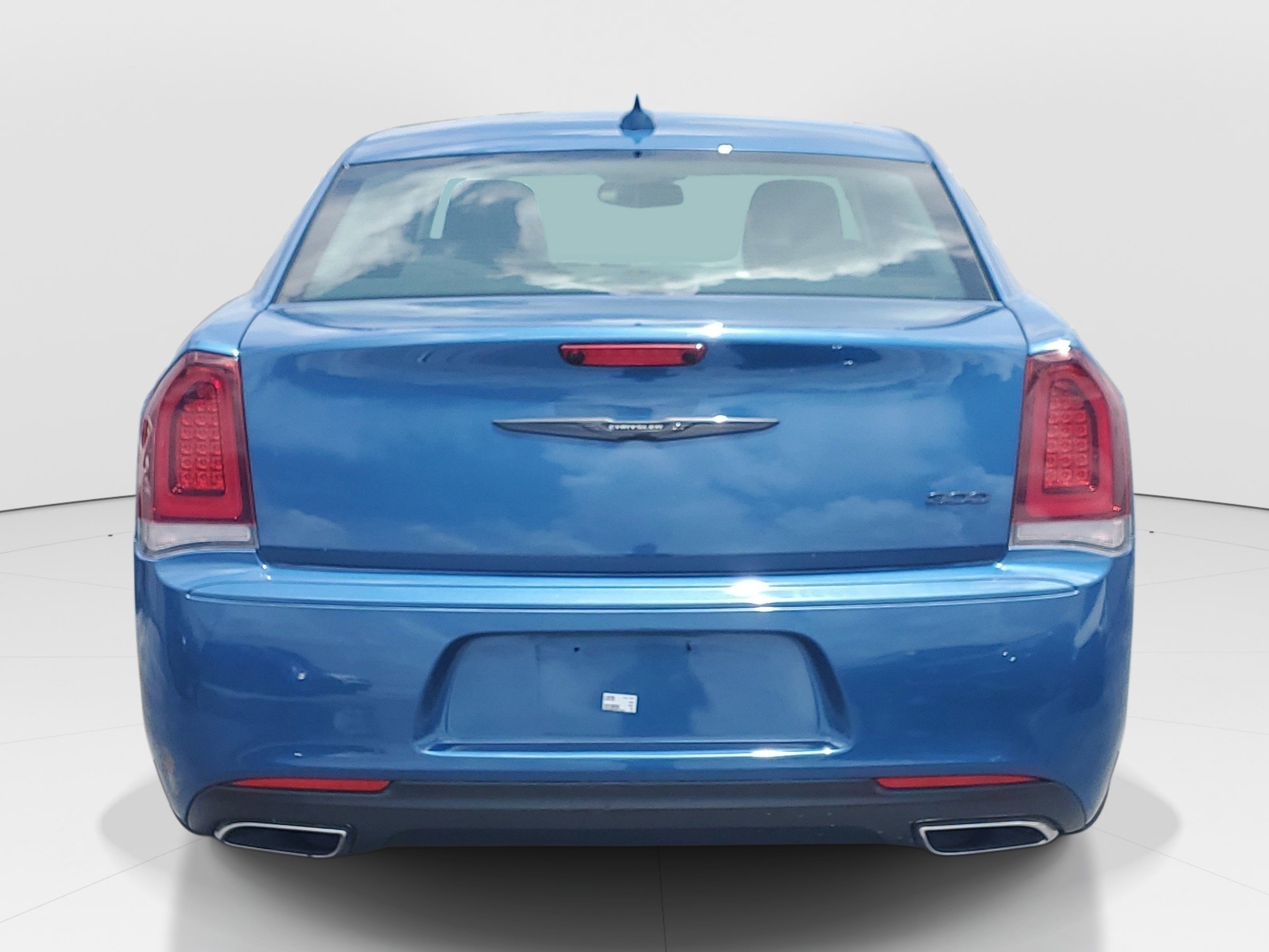 Used 2022 Frostbite Chrysler Touring image 6