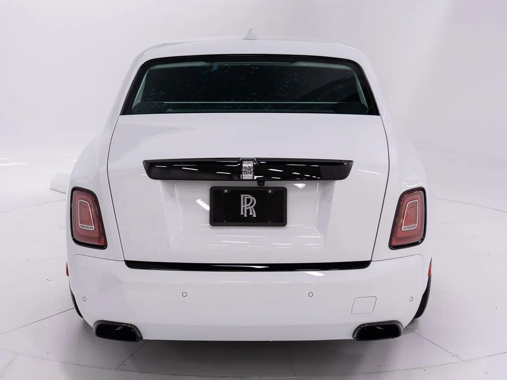 Certified Used 2023 Bespoke Crystal over Arctic White Rolls-Royce  image 4