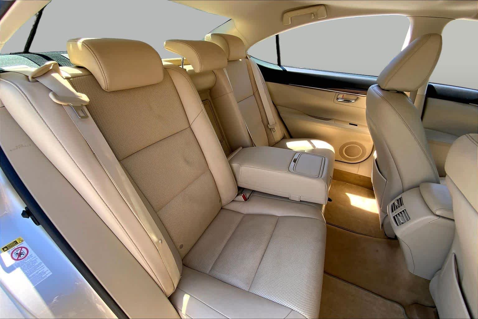 Used 2014 Satin Cashmere Metallic Lexus  image 20