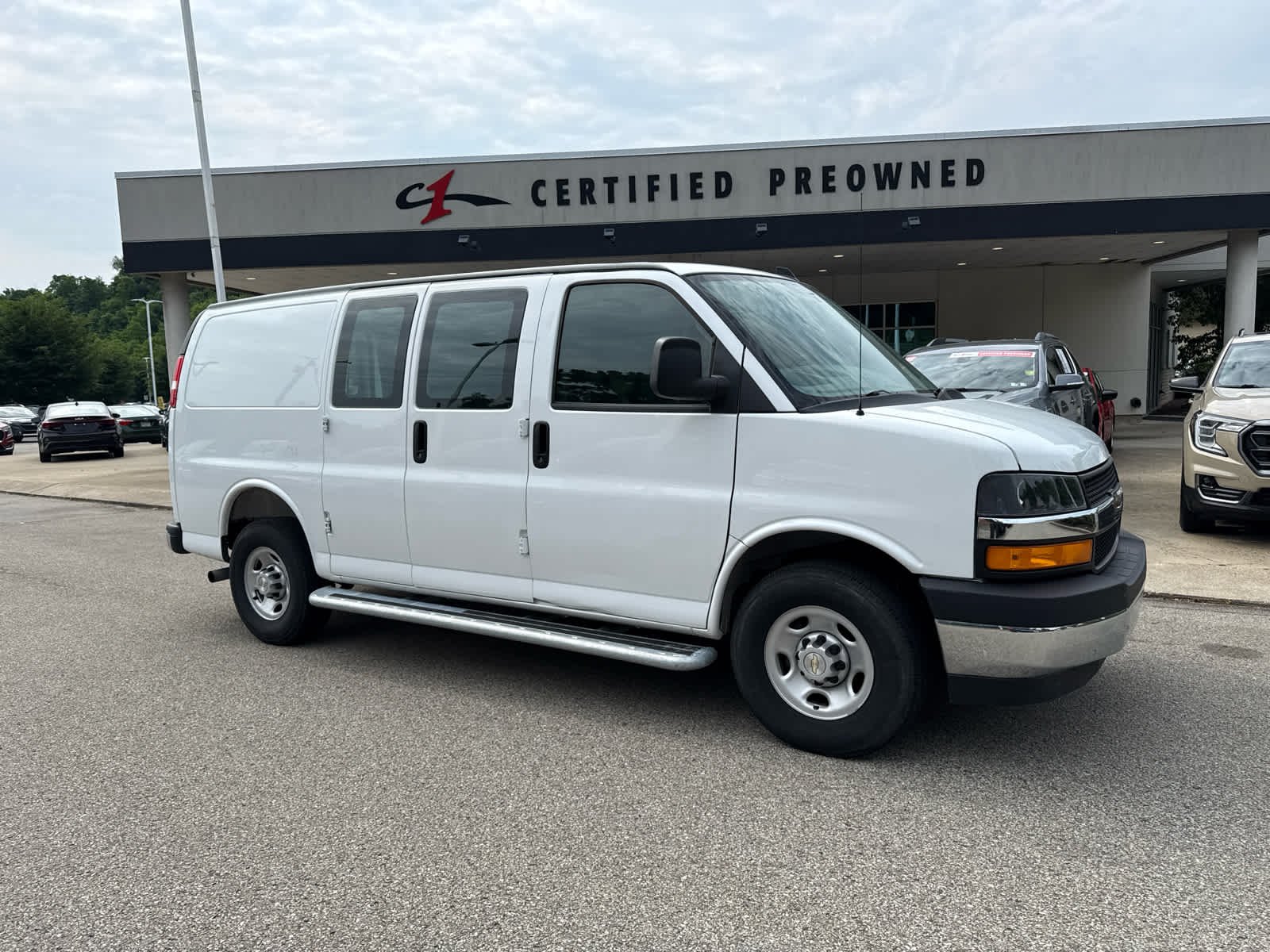 Used 2025 Summit White Chevrolet WT image 1