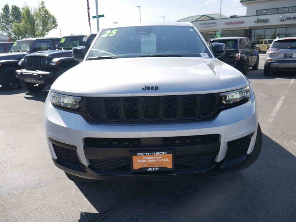 Used 2025 Silver Jeep Altitude X image 3