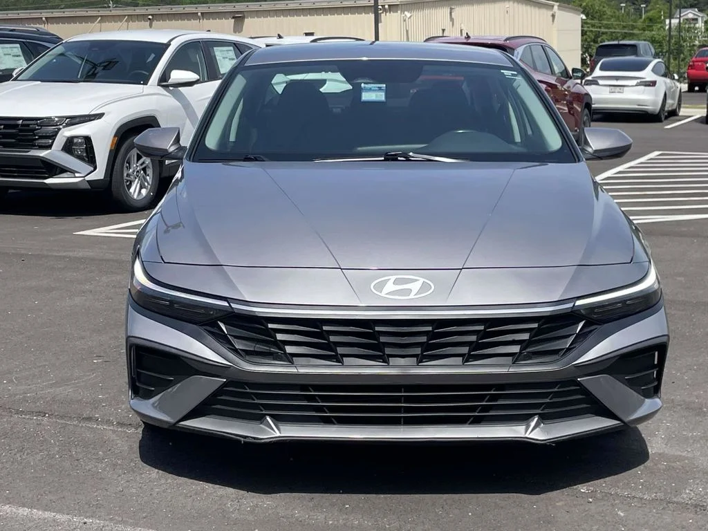 Certified Used 2024 Silver Hyundai SE image 7
