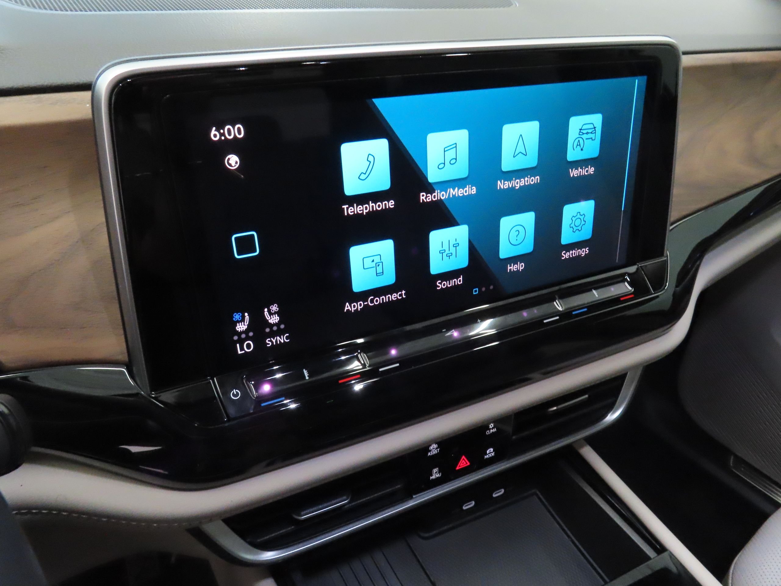 New 2026 Black Volkswagen 2.0T SE w/Technology image 16
