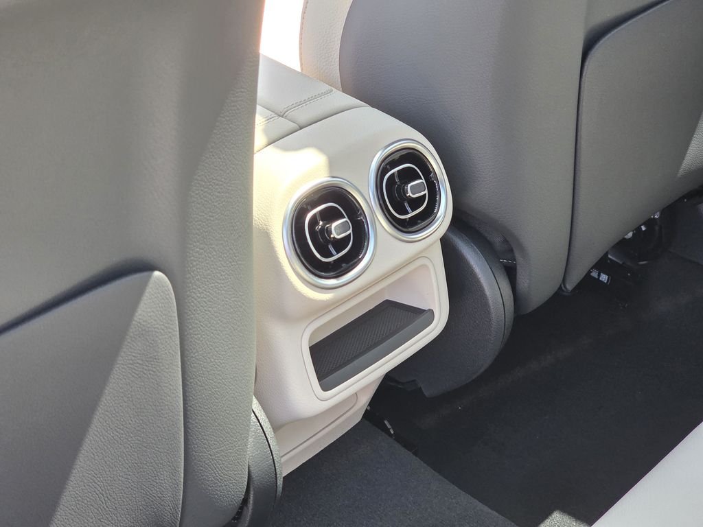 New 2026 Polar White Mercedes-Benz GLC 300 image 17