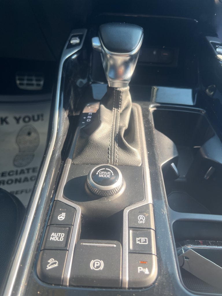 Used 2021 White Kia SX-Prestige image 27