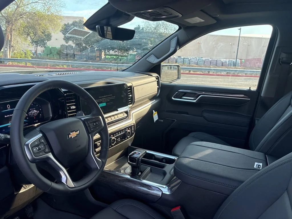 2026 Chevrolet Silverado 1500 LTZ - Photo 14