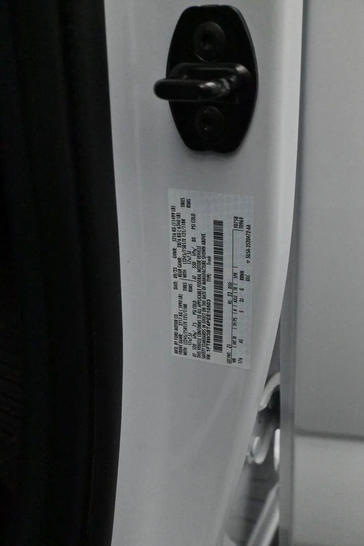 Used 2023 Oxford White Ford XL image 33