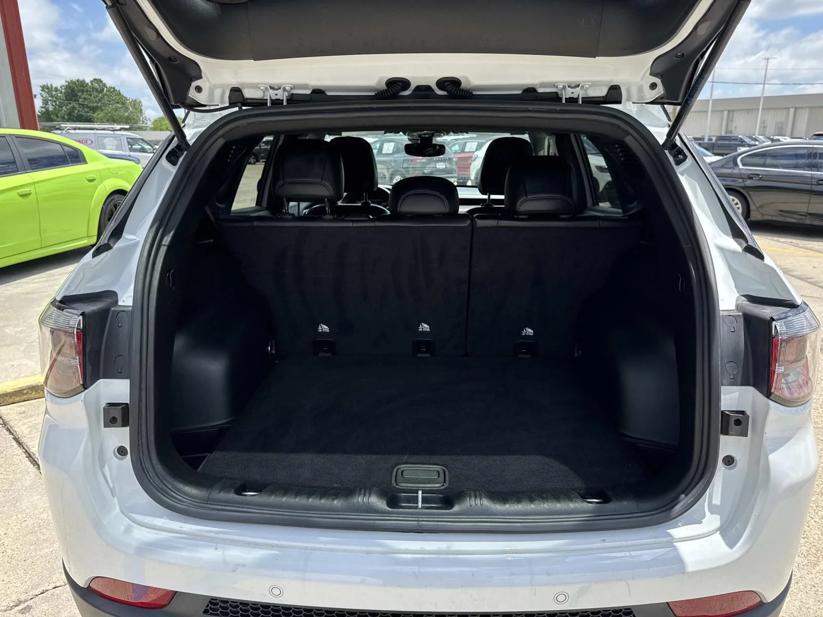 Used 2025 Bright White Clearcoat Jeep Trailhawk image 8