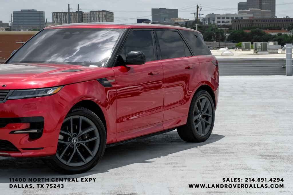 Used 2023 Firenze Red Metallic Land Rover SE Dynamic image 4