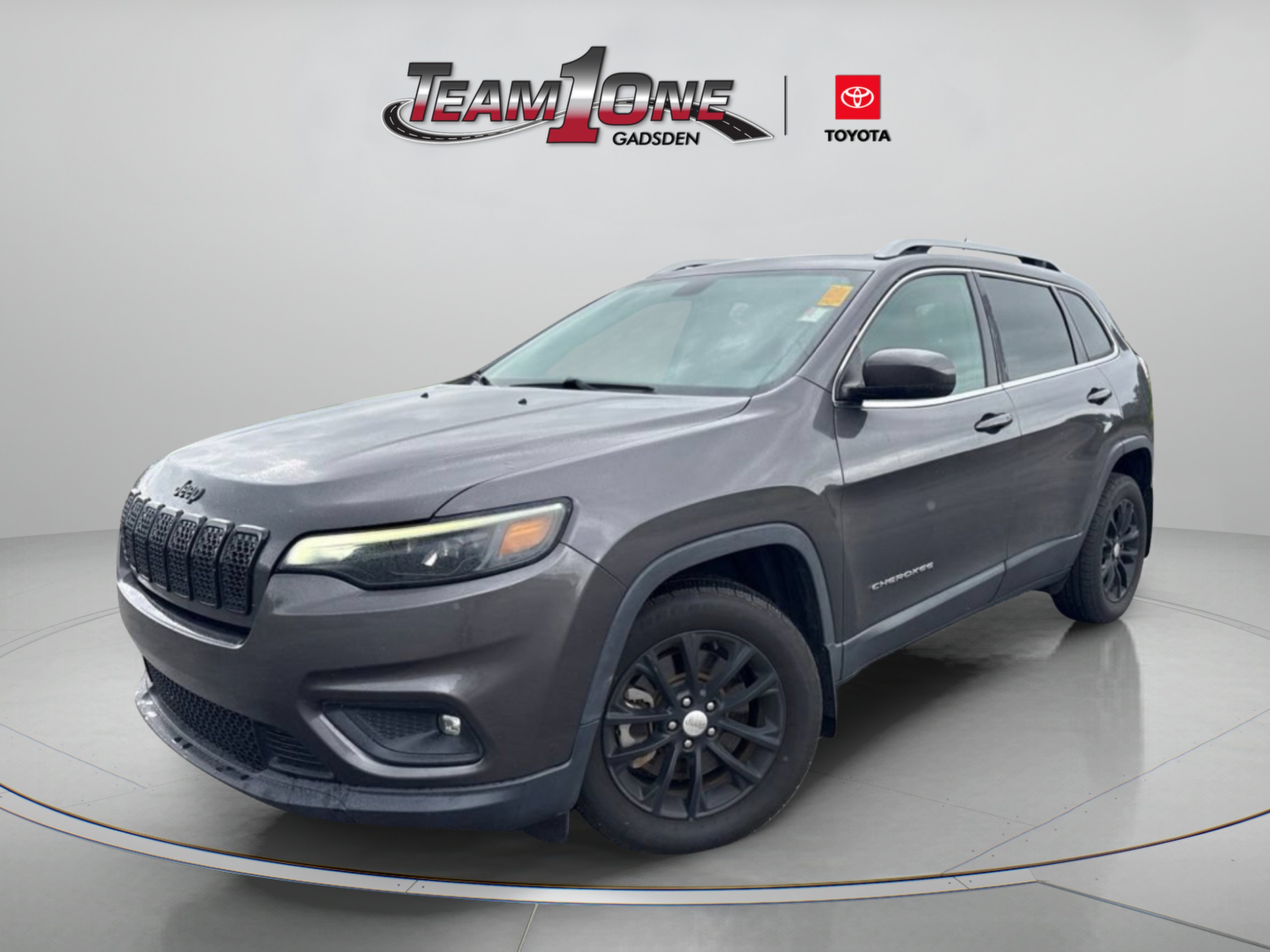 Used 2019 Granite Crystal Metallic Clearcoat Jeep Latitude Plus image 3