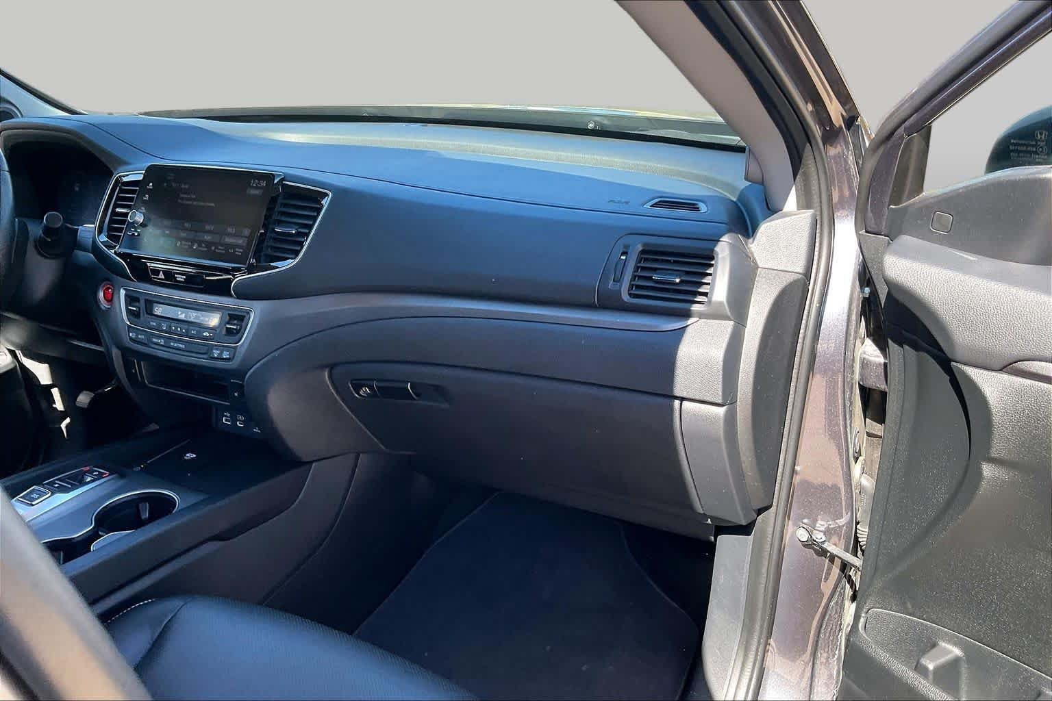 Used 2025 Modern Steel Metallic Honda RTL image 18