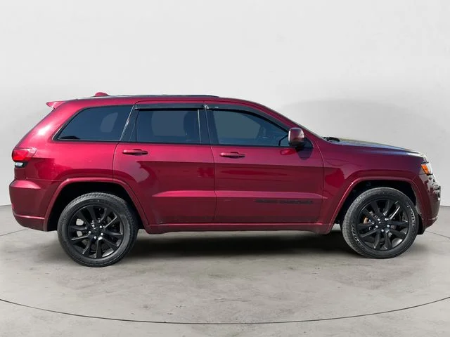 Used 2020 Velvet Red Pearlcoat Jeep Altitude image 6