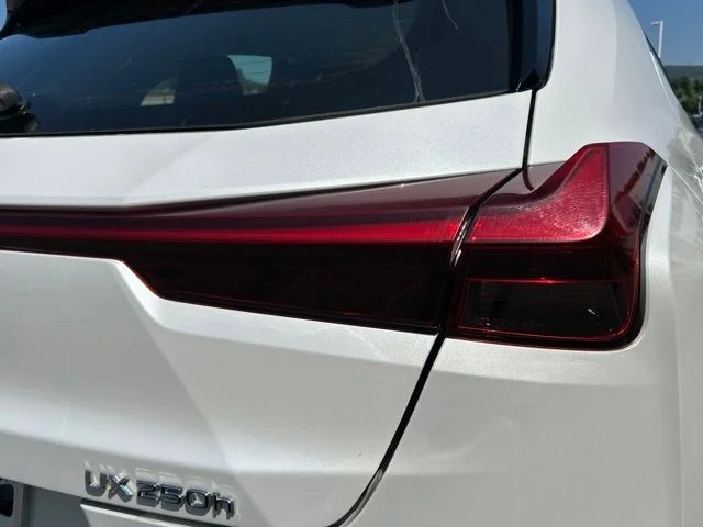 Used 2020 White Lexus 250h Base image 15