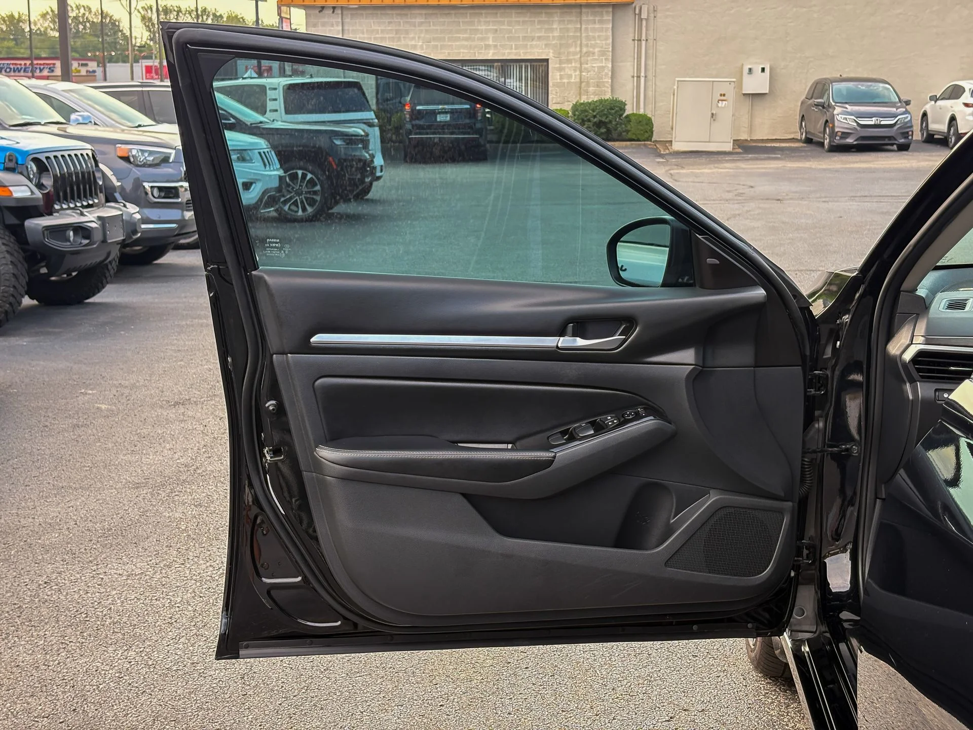 2024 Nissan Altima SL - Photo 14