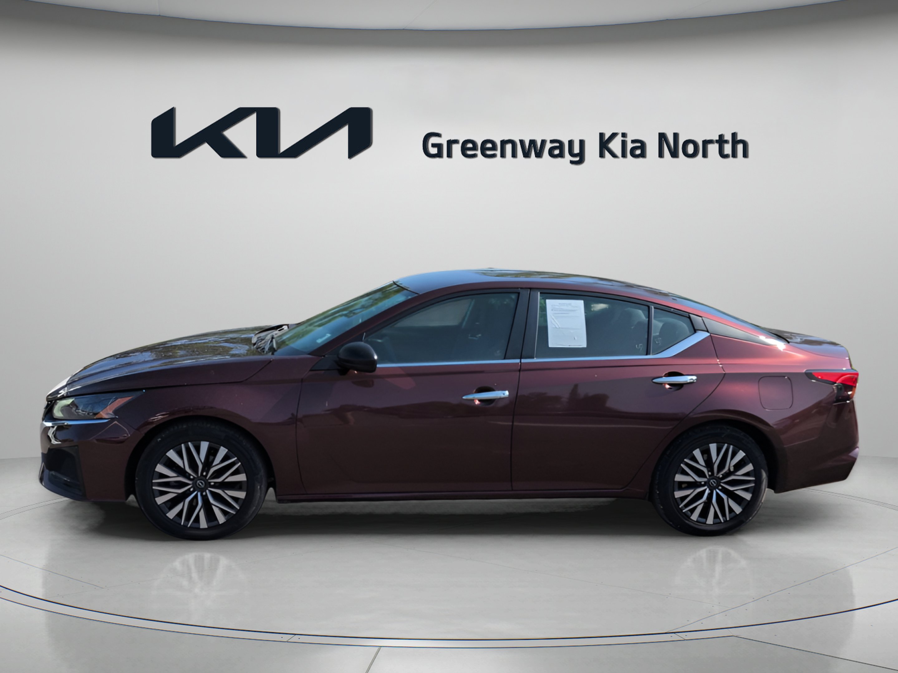 Used 2024 Garnet Pearl Metallic Nissan 2.5 SV image 5