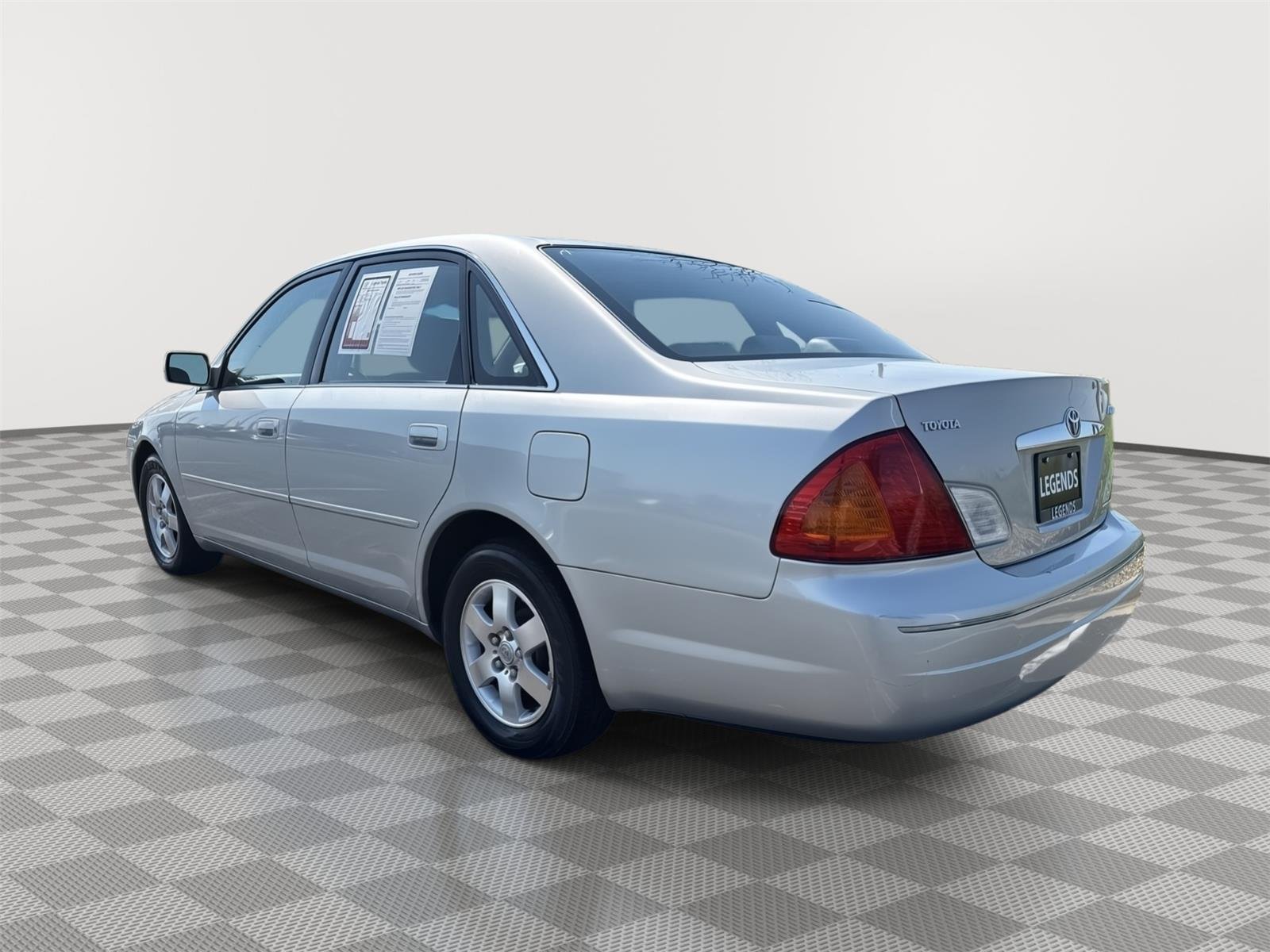 Used 2002 Lunar Mist Metallic Toyota XL image 3