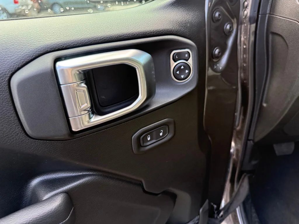 New 2026 Granite Crystal Metallic Clear-Coat Exterior Paint Jeep 85th Anniversary Edition image 16
