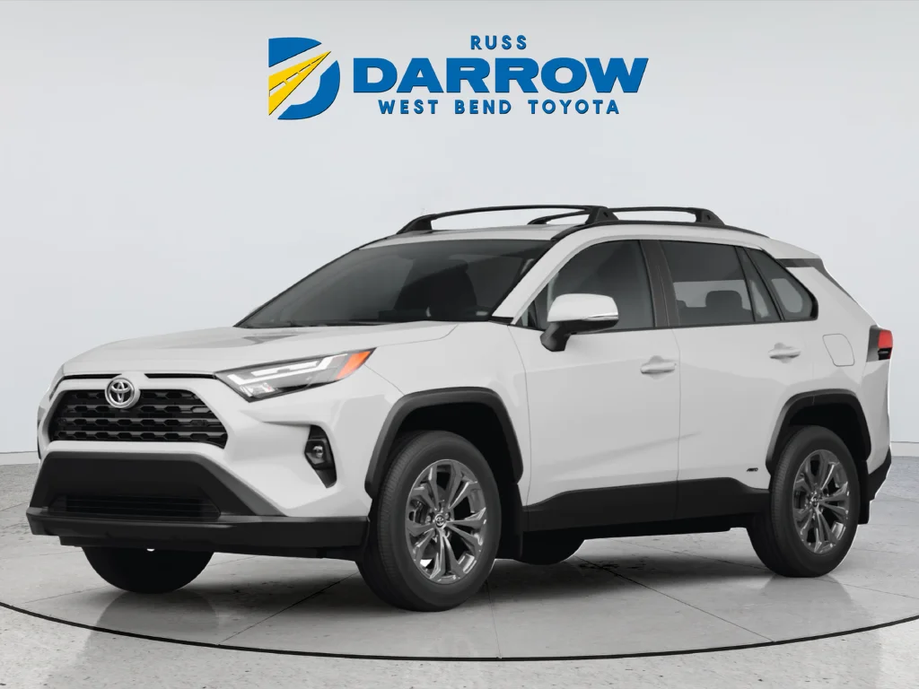 Used 2025 White Toyota XLE image 1