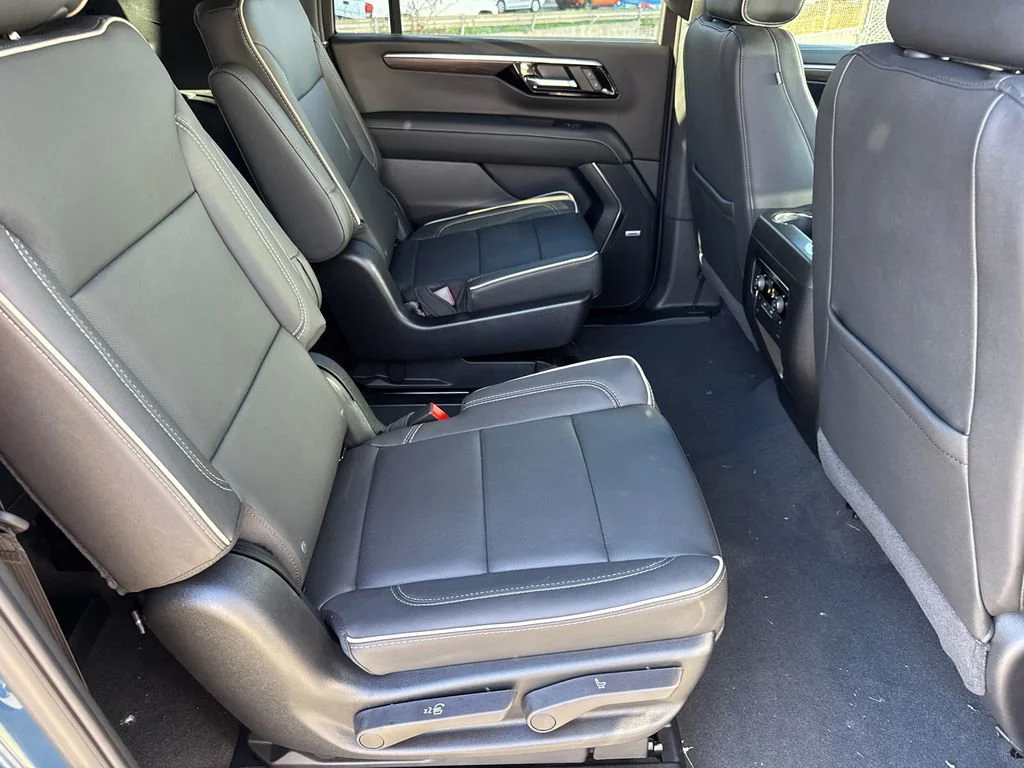 2026 Chevrolet Suburban Premier - Photo 11