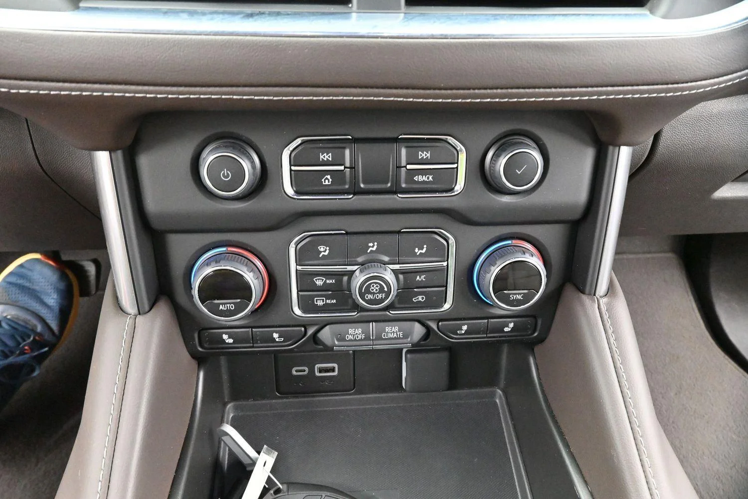 Used 2024 Sterling Gray Metallic Chevrolet Z71 image 27