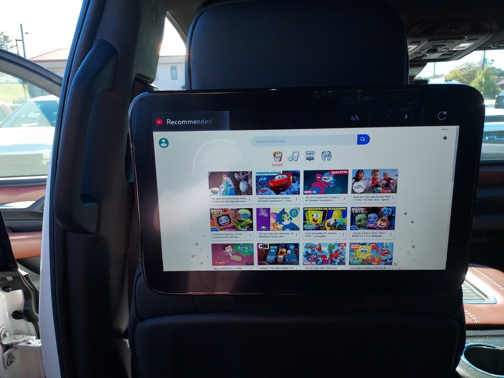 Used 2024 White GMC Denali Ultimate image 25