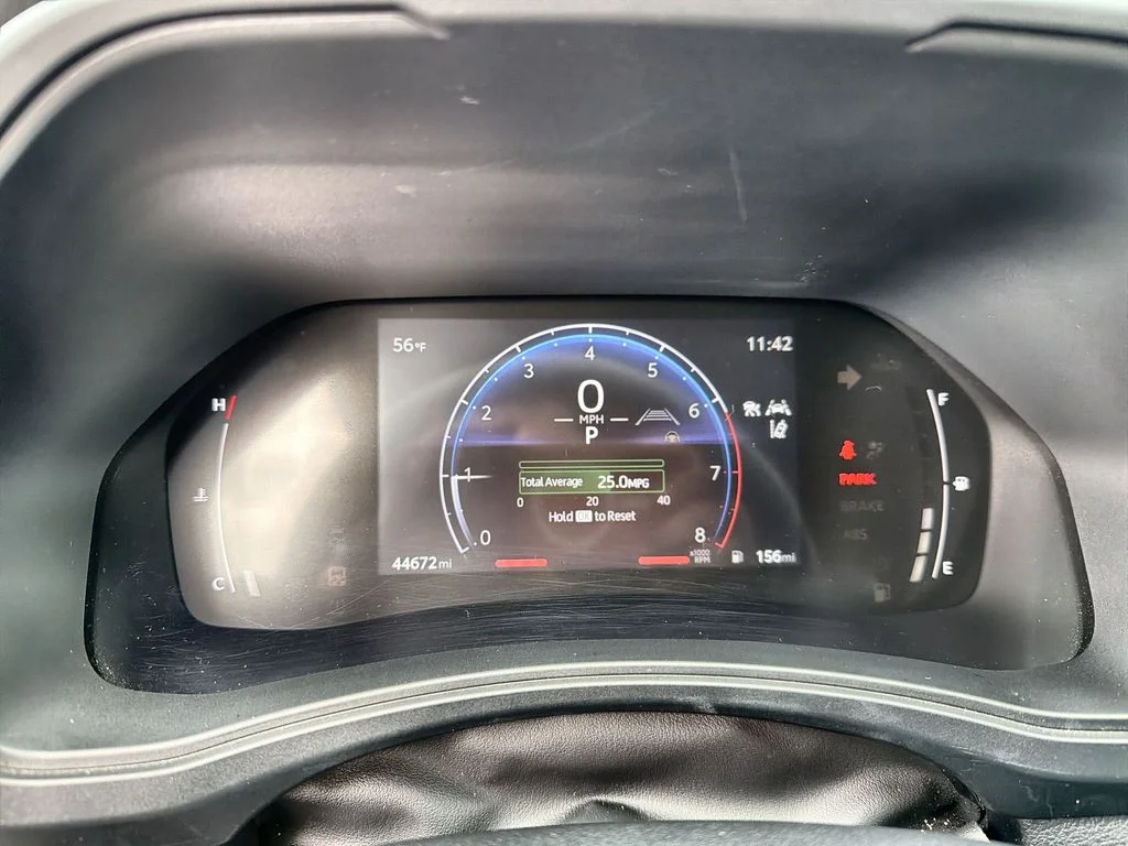 Used 2024  Toyota XLE image 13
