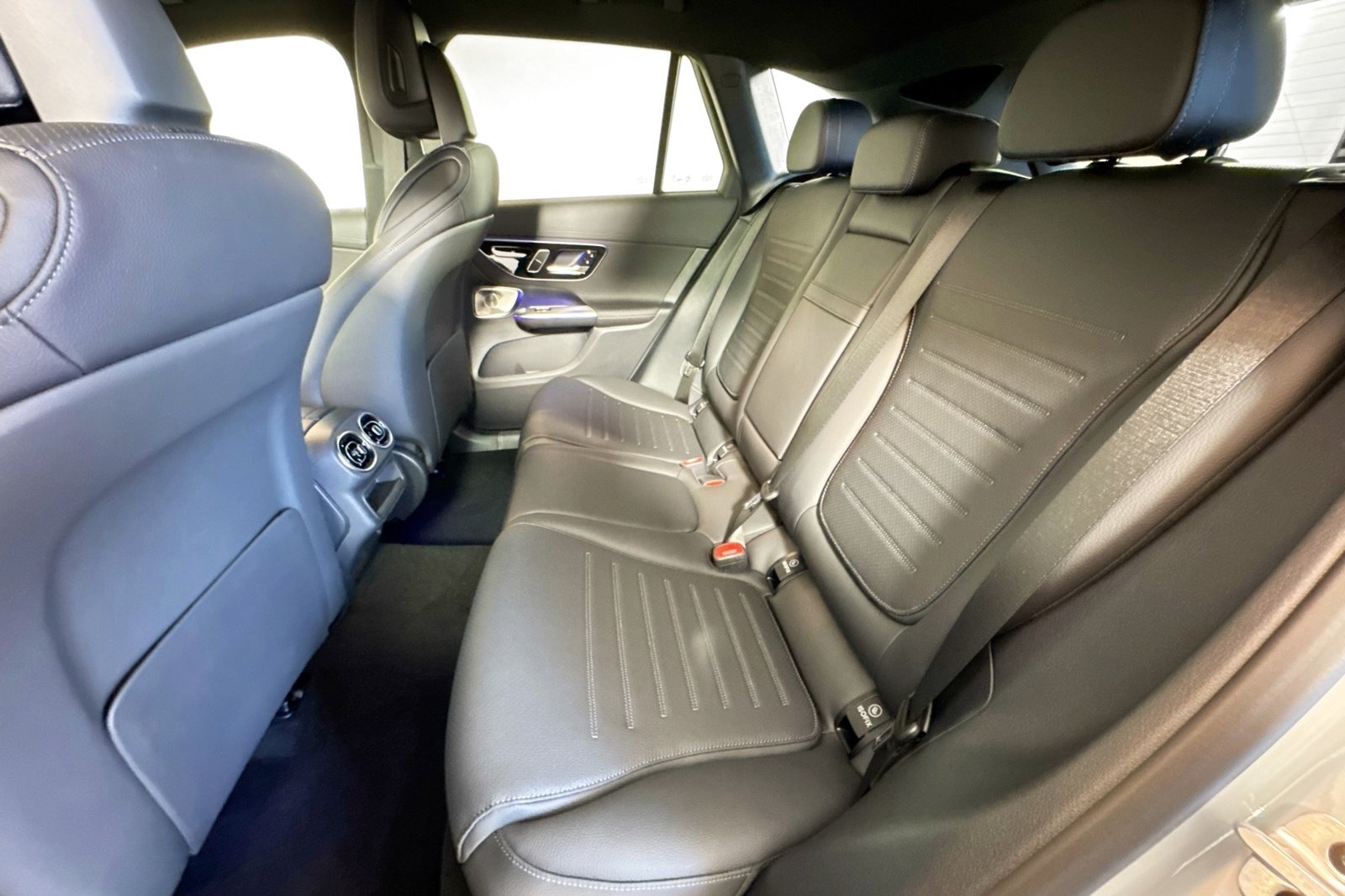 New 2026 MANUFAKTUR Alpine Grey Mercedes-Benz GLC 300 image 21
