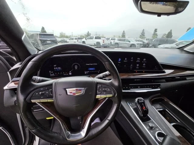 Used 2021 CRYSTAL WHITE TRICOAT Cadillac Premium Luxury Platinum image 9