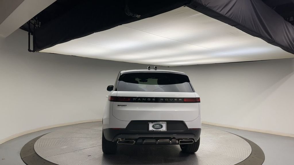 Used 2025 Fuji White Land Rover SE image 7