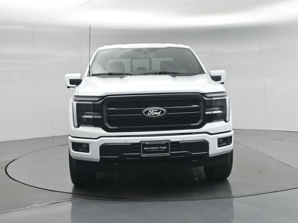 New 2026 Oxford White Ford Lariat image 56