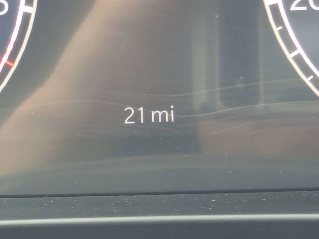 New 2026 Diamond Black Crystal Pearlcoat Jeep Laredo image 29