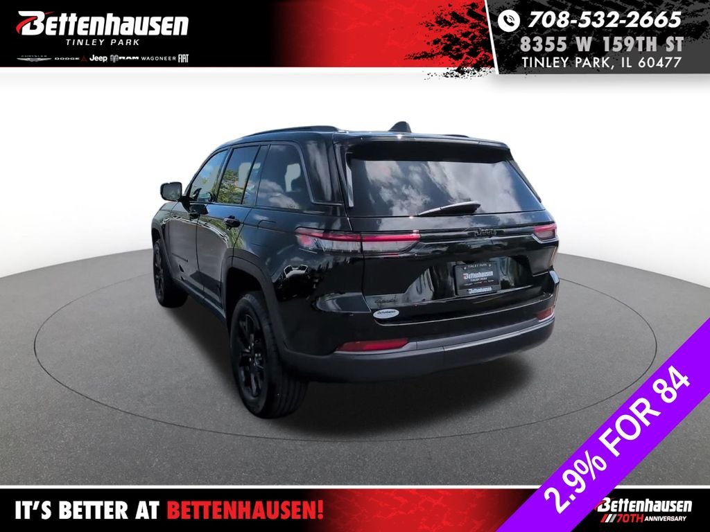New 2026 Diamond Black Crystal Pearlcoat Jeep Altitude image 11