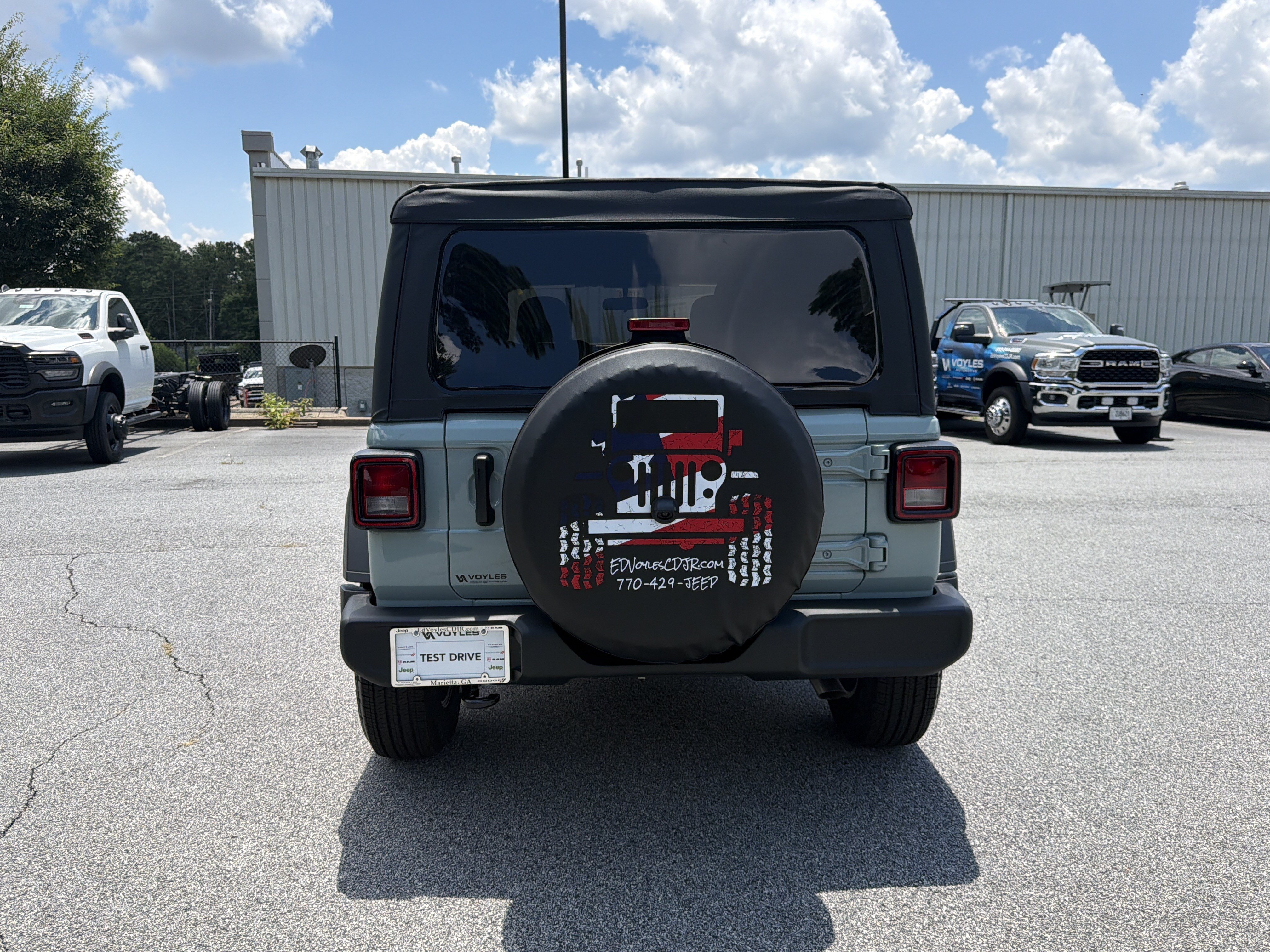 New 2026 Earl Clearcoat Jeep Sport image 7