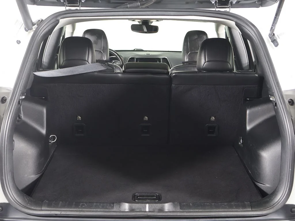 Used 2019 White Jeep Limited image 19