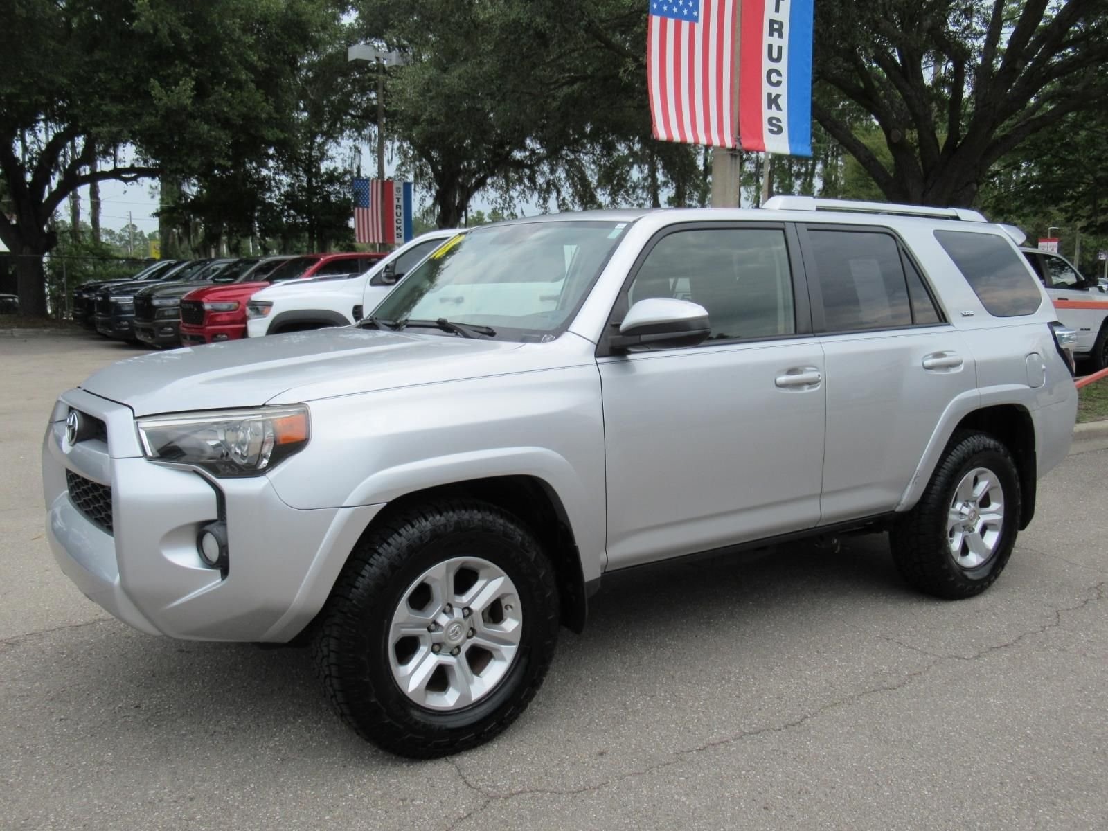 Used 2018 Silver Toyota SR5 image 4