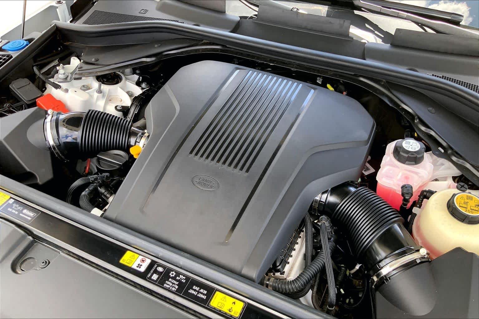 Used 2025 Fuji White Land Rover Autobiography image 34