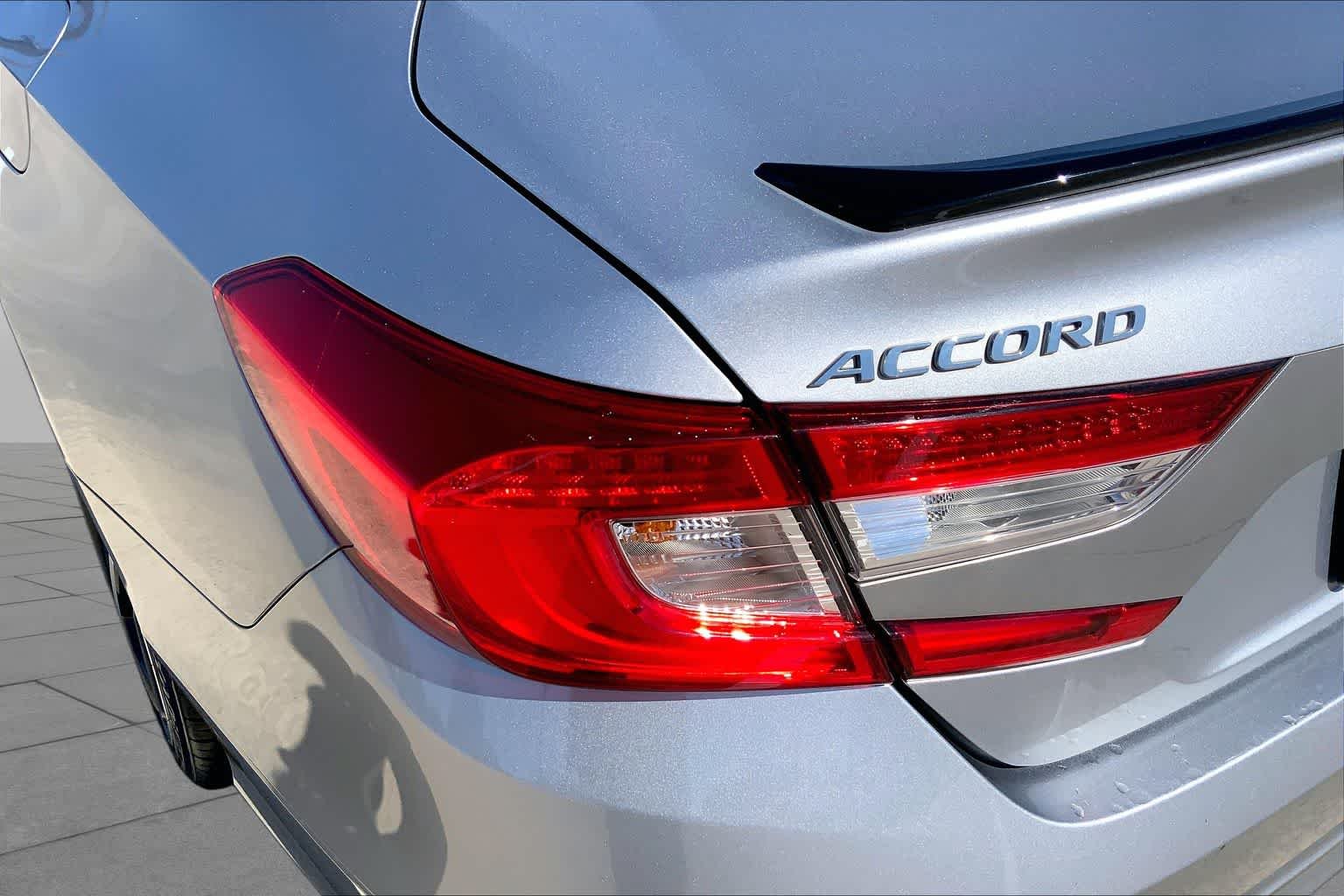 Used 2021 Lunar Silver Metallic Honda Sport image 27